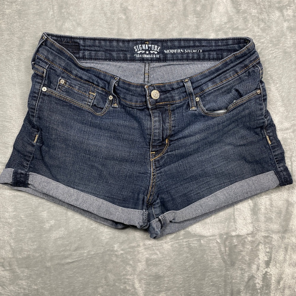 Signature by Levi Strauss & Co Modern Shorts Womens 6 W28 Dark Wash Cuffed Denim
